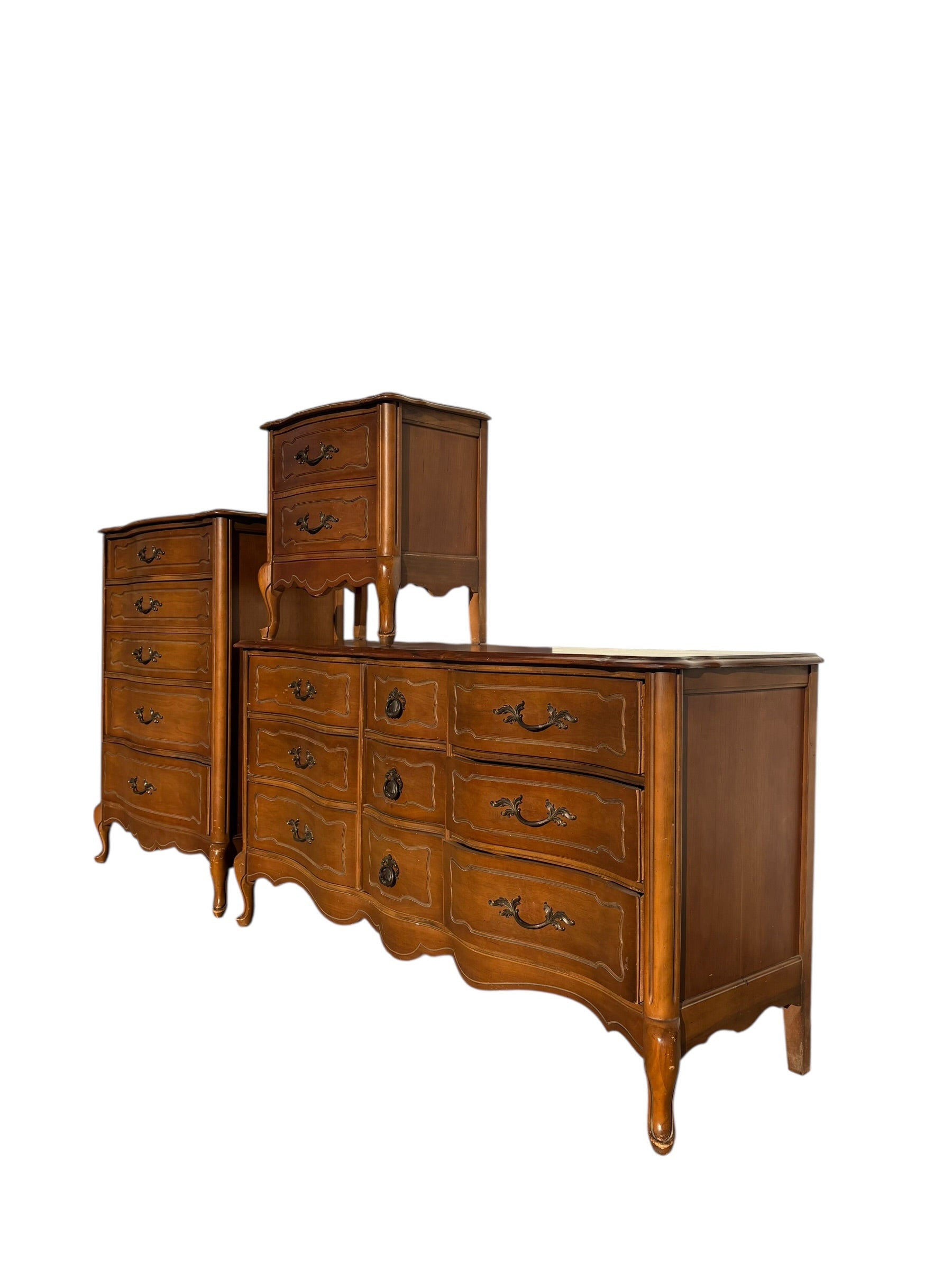 Vintage French Provincial Dresser Set – Velvet Vault Furnishing